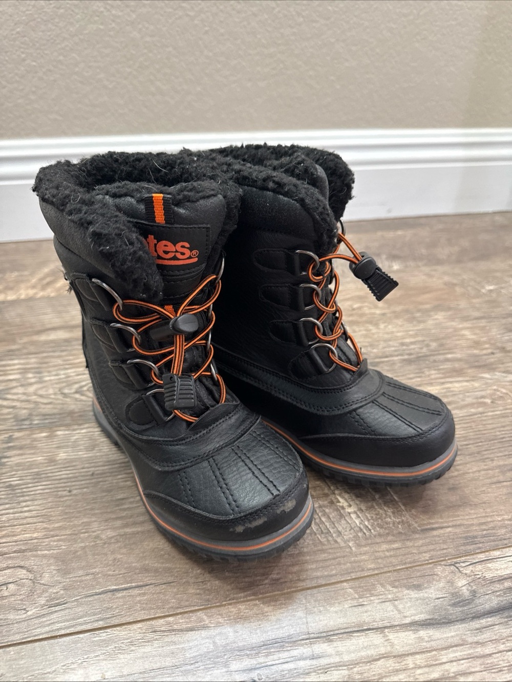 Totes Buster Kids Snow Boots Size 13 Black Orange Faux Fur Lined Winter